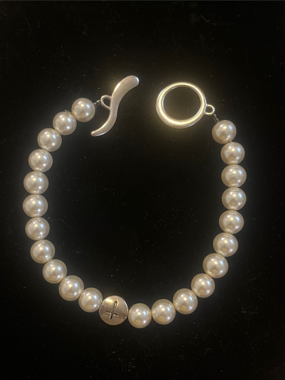 Classic Faux Pearl Bead Bracelet with Silver Toggle Closure